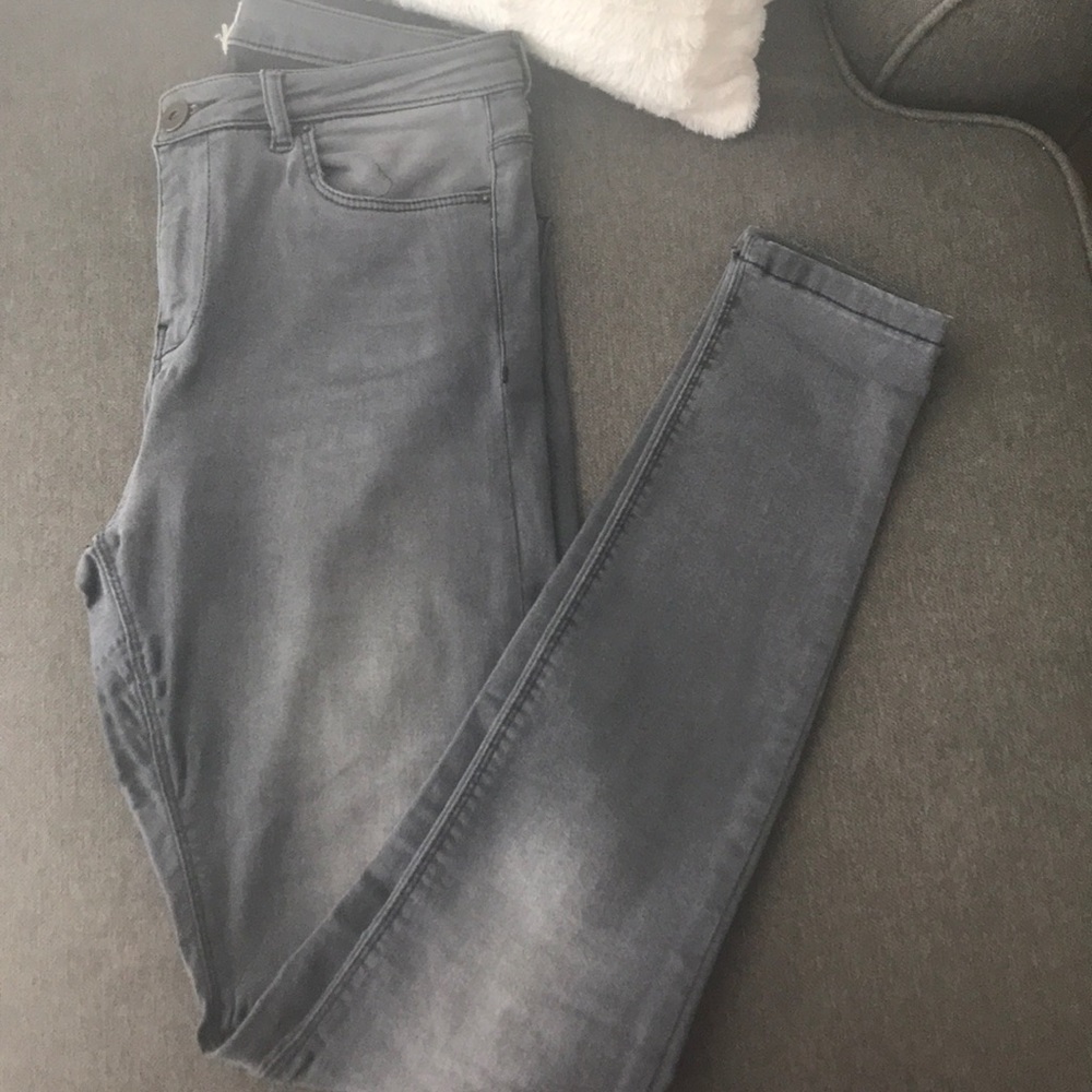 Gray washed skinny jeans